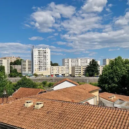 Au Pied De L'ermitage