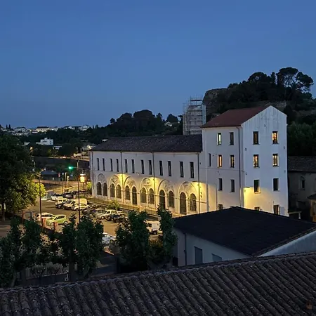 Au Pied De L'ermitage
